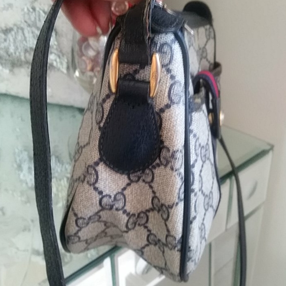 ***SOLD****GUCCI SHERRY LINE SHOULDER BAG - Picture 4 of 8